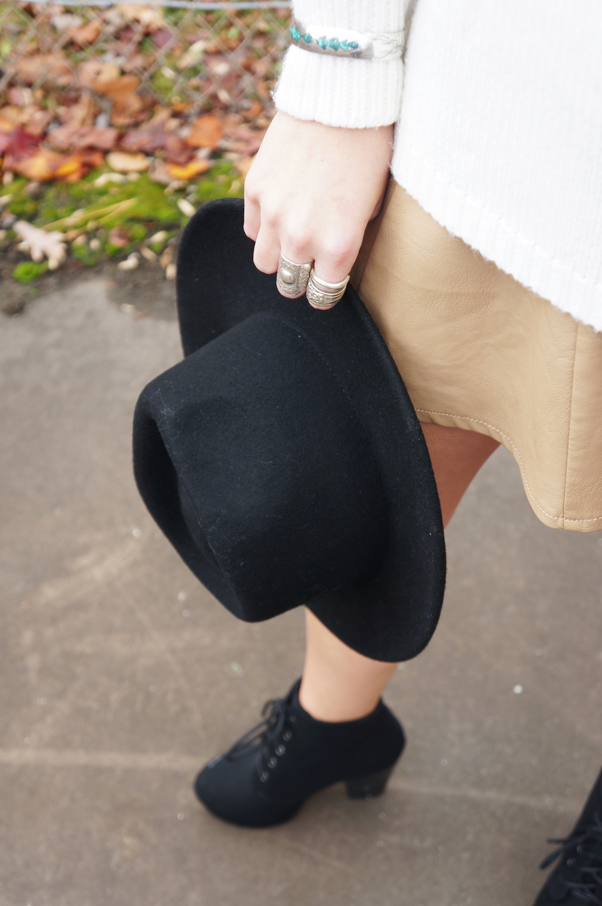 Fall Miniskirt Outfit Hat