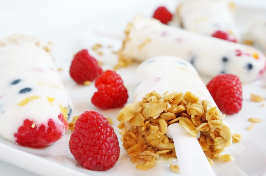 yogurt parfait popsicles