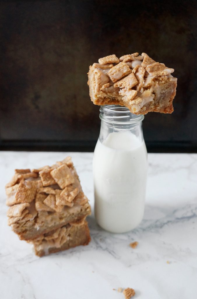 Cinnamon Toast Crunch Cookie Bars