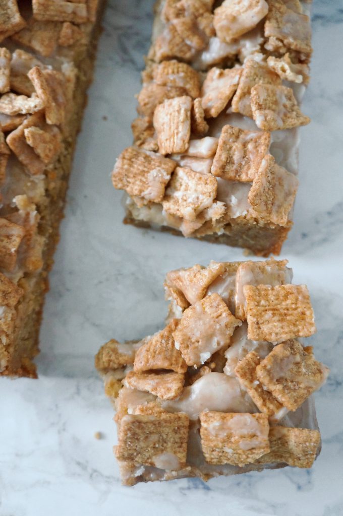 Cinnamon Toast Crunch Cookie Bars