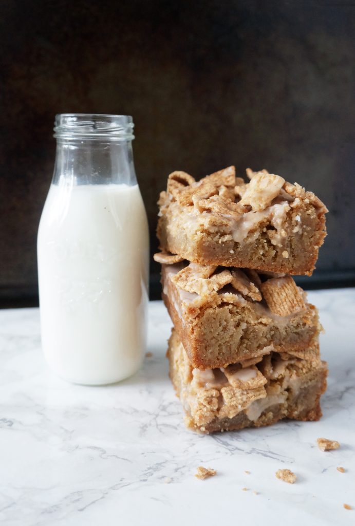 Cinnamon Toast Crunch Cookie Bars