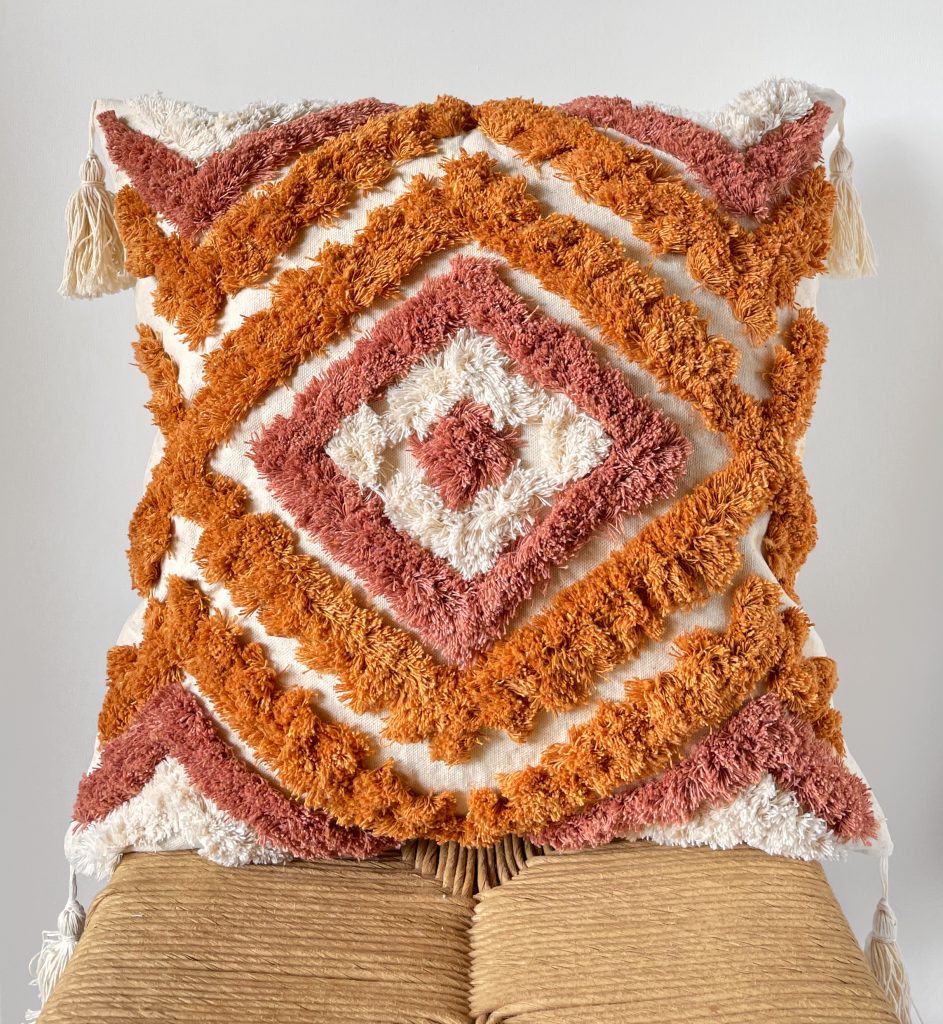 8 Gorgeous Textured and Tufted Pillows