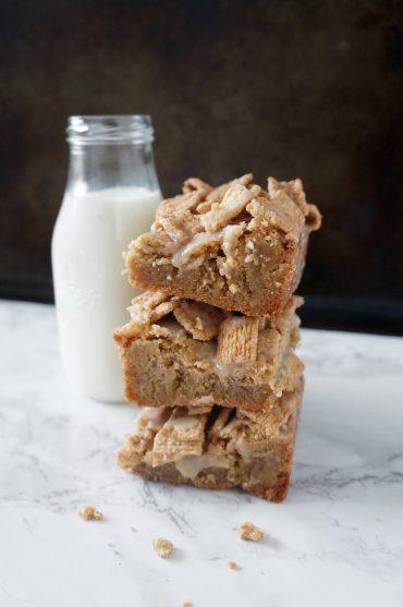 Cinnamon Toast Crunch Cookie Bars